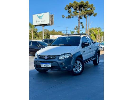 FIAT STRADA 1.8 MPI ADVENTURE CD 16V FLEX 2P MANUAL FIAT STRADA 1.8 MPI ADVENTURE CD 16V FLEX 2P MANUAL